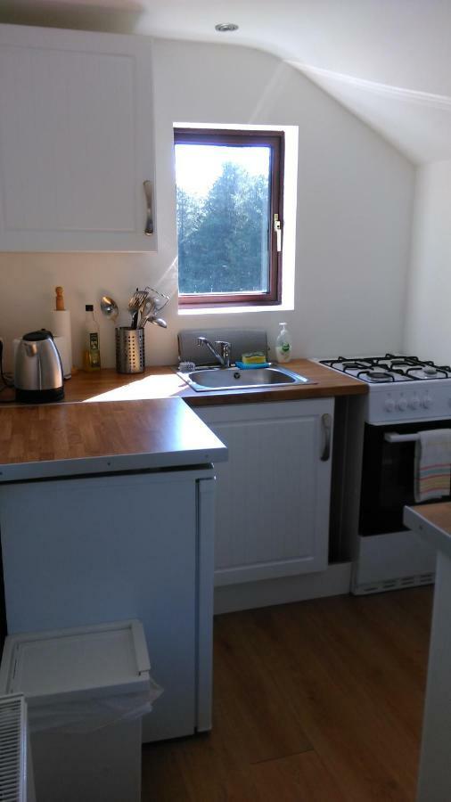 The Lodge Guesthouse Brittas Екстериор снимка
